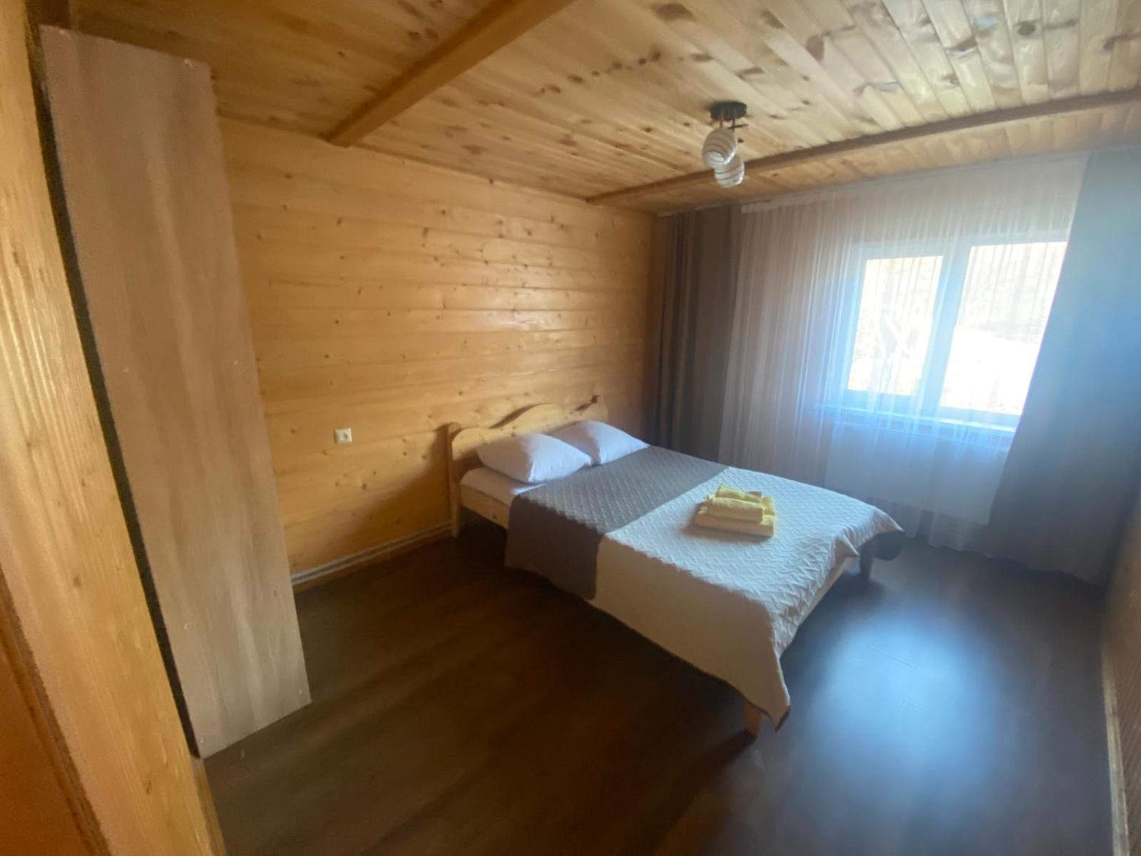 Між Тростяном Та Рікою Villa Славске Екстериор снимка